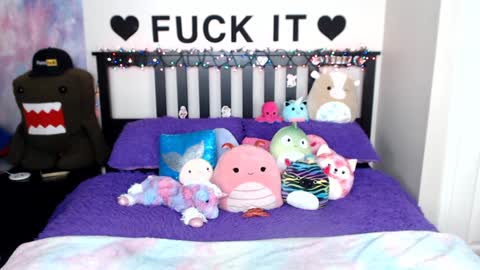 Mackenzie Wolfe online show from December 2024 07:35:01 AM