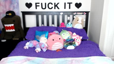 Mackenzie Wolfe online show from February 2025 07:40:01 AM