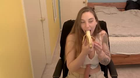 Madam Edgewood online show from May 2026 09:42:02 PM
