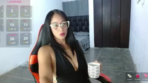Snapshot of madam_klauss chatting on July 2026 06:52:02 AM EMILY online show from July 2026 06:52:02 AM