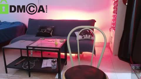 Madame La online show from March 2025 07:21:02 PM