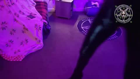 Snapshot of madame_lucifer chatting on February 2026 05:36:01 AM Madame Lucifer online show from February 2026 05:36:01 AM