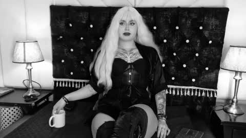 Raven online show from October 2025 07:11:01 PM