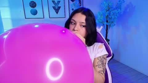 Snapshot of maddie_t18 chatting on May 2026 11:40:02 AM maddie_t18 online show from May 2026 11:40:02 AM