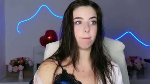 maddieperezz online show from June 2026 08:46:02 PM