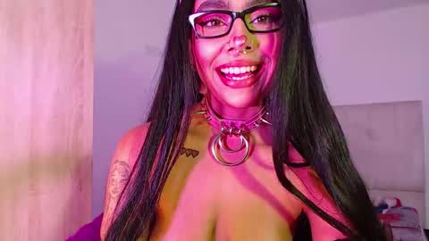 maddiie and clyde online show from September 2025 04:02:02 AM