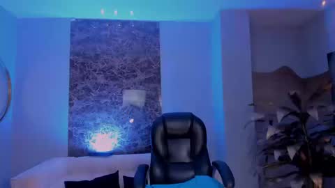 Maddison online show from March 2026 09:32:02 PM