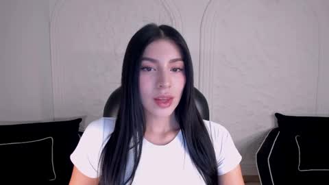Maddison online show from May 2026 07:32:01 PM