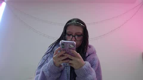 Snapshot of maddy_14 chatting on January 2026 04:11:02 PM Maddy UwU online show from January 2026 04:11:02 PM