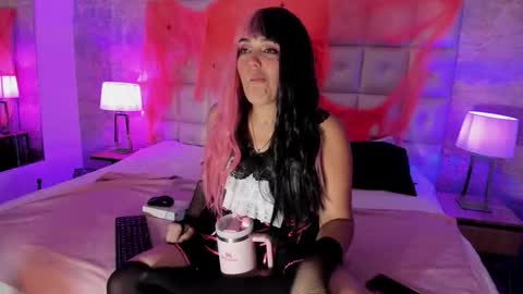 Snapshot of maddysexx_ chatting on October 2025 12:38:02 PM Maddy online show from October 2025 12:38:02 PM