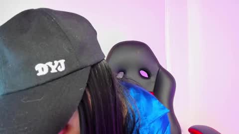 Madelaine  online show from December 2024 05:55:02 PM