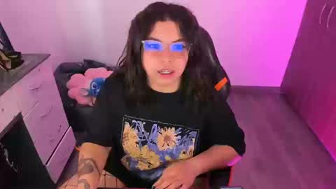 madelaine_taylor online show from October 2025 03:46:02 PM