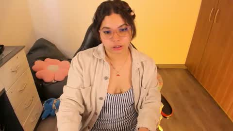 madelaine_taylor online show from October 2025 03:34:04 PM