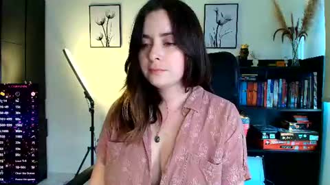 Snapshot of madelamee chatting on June 2026 10:10:01 PM madelamee online show from June 2026 10:10:01 PM