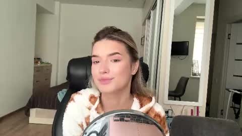 Snapshot of madelenequirk chatting on July 2026 09:02:01 AM Alisa online show from July 2026 09:02:01 AM