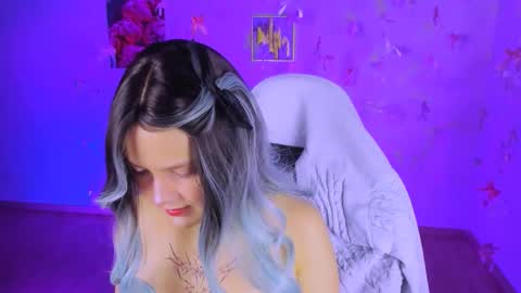 Madeline online show from November 2025 08:16:02 AM