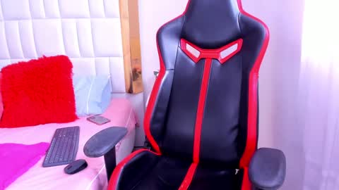 Madeline online show from February 2025 10:25:01 PM