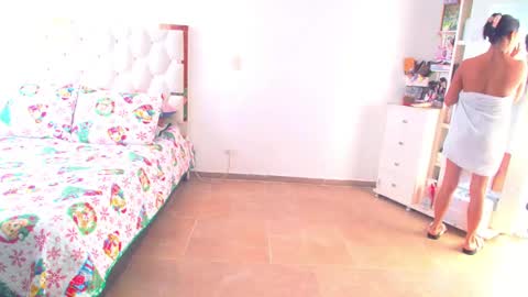 madelyn roses online show from December 2024 04:16:01 PM