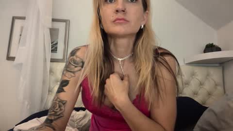 Madie Ray online show from October 2025 02:59:01 PM