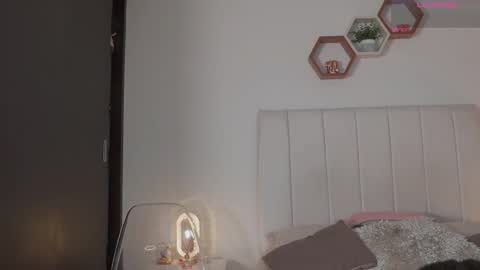 Valentina   1030   530  -  online show from April 2026 06:19:01 AM