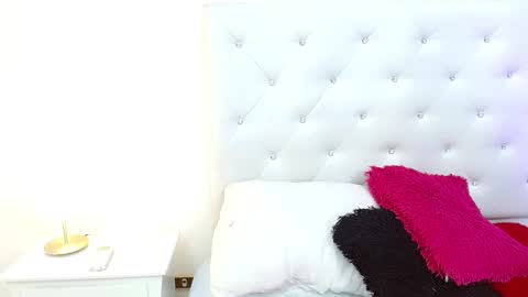 Snapshot of madison_horny69 chatting on March 2025 04:41:01 PM Jenny online show from March 2025 04:41:01 PM