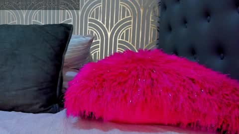   online show from December 2024 04:20:02 AM