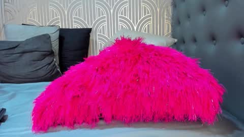   online show from February 2025 04:37:02 AM