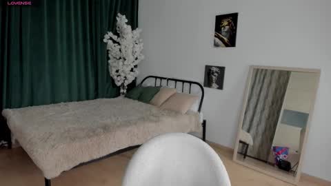 Snapshot of madison_mongomeri chatting on November 2025 02:56:01 AM Medison online show from November 2025 02:56:01 AM