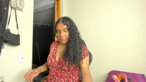 Snapshot of madisonbrunette_lxs chatting on December 2024 10:39:01 PM madison online show from December 2024 10:39:01 PM