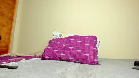 Snapshot of madisonbrunette_lxs chatting on December 2024 10:01:02 AM madison online show from December 2024 10:01:02 AM