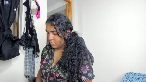 Snapshot of madisonbrunette_lxs chatting on December 2024 03:47:02 AM madison online show from December 2024 03:47:02 AM