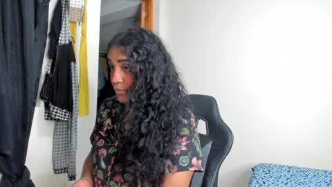 Snapshot of madisonbrunette_lxs chatting on January 2025 03:43:01 AM madison online show from January 2025 03:43:01 AM