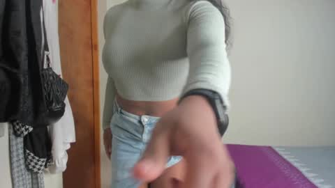 Snapshot of madisonbrunette_lxs chatting on January 2025 07:07:01 AM madison online show from January 2025 07:07:01 AM