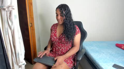 Snapshot of madisonbrunette_lxs chatting on January 2025 04:37:02 AM madison online show from January 2025 04:37:02 AM