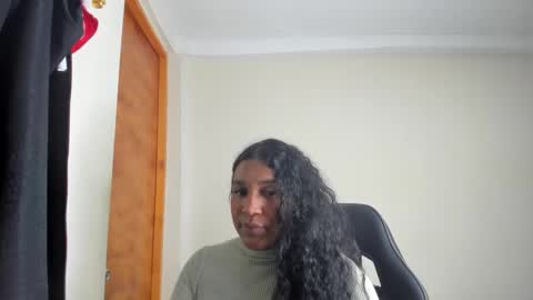 Snapshot of madisonbrunette_lxs chatting on February 2025 08:20:02 PM madison online show from February 2025 08:20:02 PM