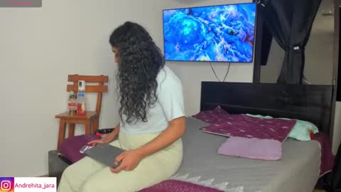 Snapshot of madisonbrunette_lxs chatting on September 2025 03:19:01 AM madison online show from September 2025 03:19:01 AM