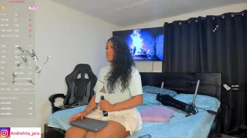 Snapshot of madisonbrunette_lxs chatting on October 2025 11:58:01 PM madison online show from October 2025 11:58:01 PM