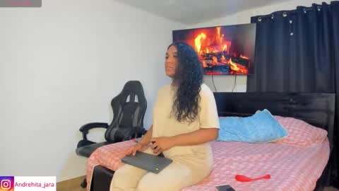 Snapshot of madisonbrunette_lxs chatting on October 2025 07:36:02 PM madison online show from October 2025 07:36:02 PM