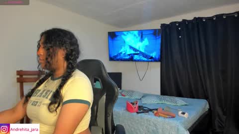 Snapshot of madisonbrunette_lxs chatting on November 2025 03:27:01 AM madison online show from November 2025 03:27:01 AM