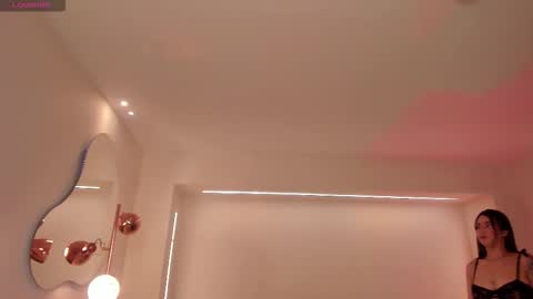 Maddi Collins online show from November 2025 11:33:02 AM