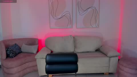 Maddi Collins online show from April 2026 11:32:01 AM