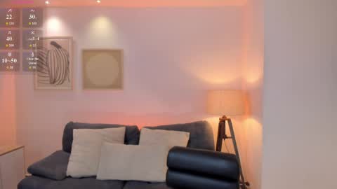 Maddi Collins online show from April 2026 07:25:01 PM