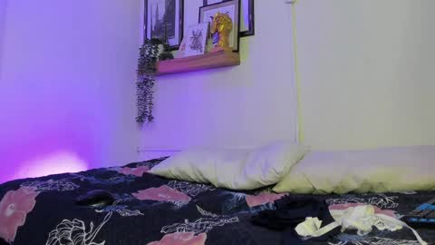 Snapshot of madissonkay chatting on May 2026 05:53:02 PM online show from May 2026 05:53:02 PM