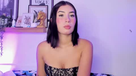 Snapshot of madissonkay chatting on May 2026 07:32:02 PM online show from May 2026 07:32:02 PM
