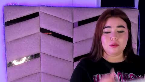 madissonlee__ online show from November 2025 12:20:01 PM