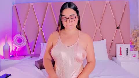 Mady James online show from November 2025 02:05:01 PM