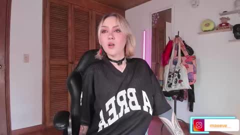 Maeve  schedule 11 am- 530 pm colombia time  online show from November 2025 03:54:02 PM