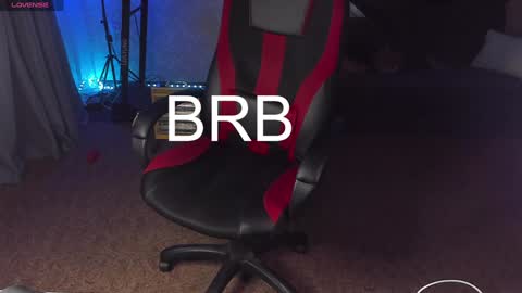 Snapshot of maevee chatting on December 2024 09:17:01 AM Maevee online show from December 2024 09:17:01 AM