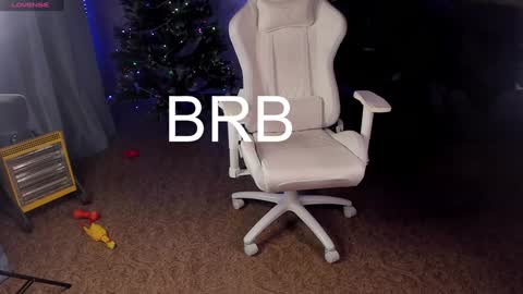 Snapshot of maevee chatting on January 2025 09:54:02 AM Maevee online show from January 2025 09:54:02 AM