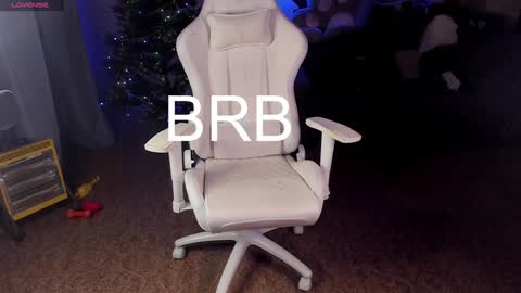 Snapshot of maevee chatting on January 2025 09:37:02 AM Maevee online show from January 2025 09:37:02 AM